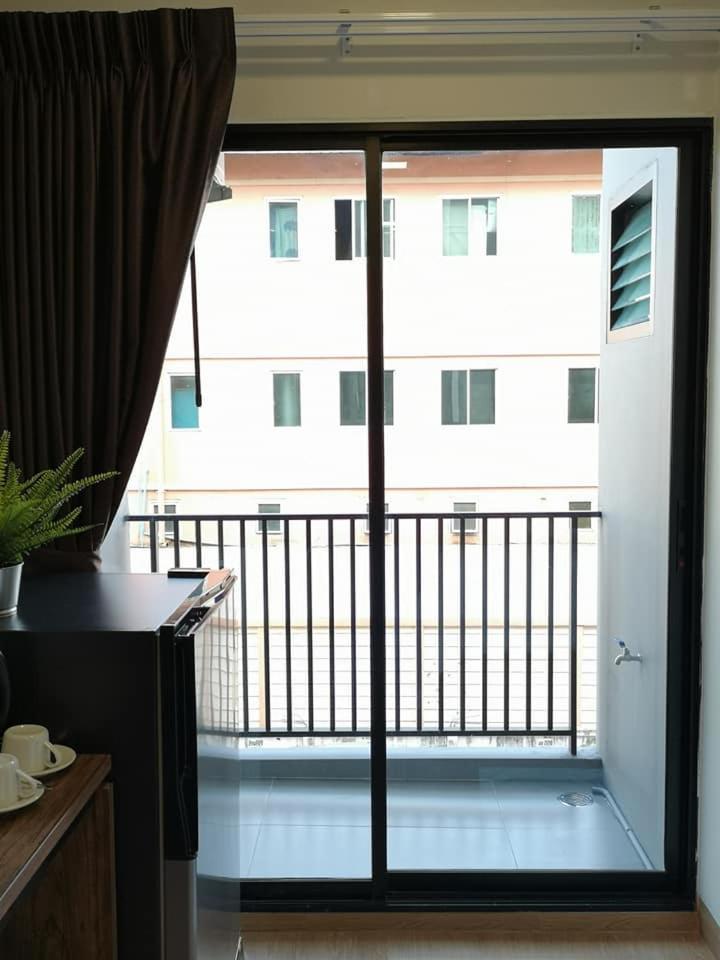 Tata House Aparthotel Bangkok Bagian luar foto