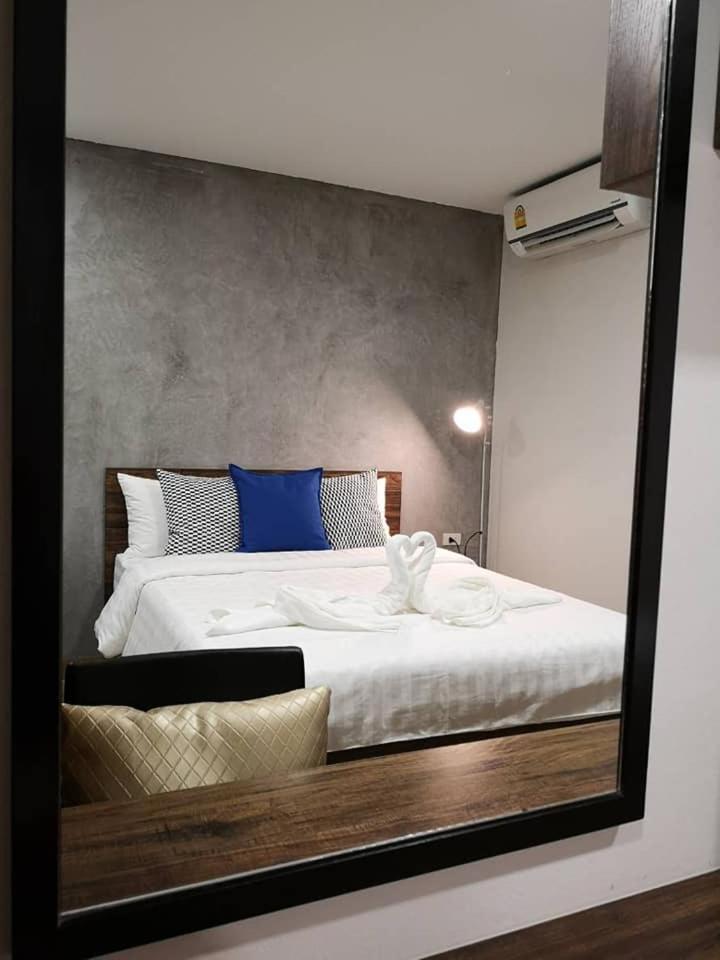 Tata House Aparthotel Bangkok Bagian luar foto