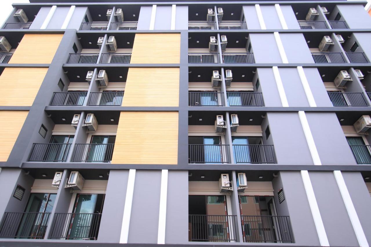 Tata House Aparthotel Bangkok Bagian luar foto